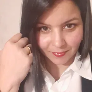 Baby-sitter à Créteil disponible 