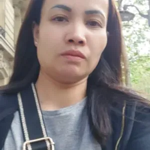 Baby-sitter & housekeeper in Paris