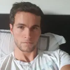 Je suis disponible pour garder un chien