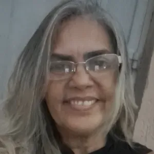 Empregada responsável e cuidadosa,cumpre horários 