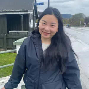 Je cherche un(e) dame de companie