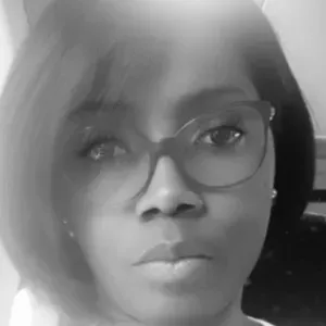 Empregada de limpeza para a solução dos teus problemas 