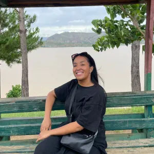 Baby-sitter expérimentée hyeres, sollies pont et alentours