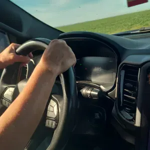 Empregado de limpeza organizar e limpar .a casa.