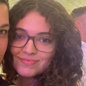 Babysitter universitária em Gondomar 