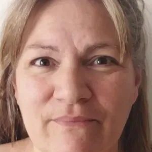 femme de ménage très motivé efficace