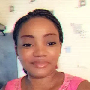 Jeune dame disponible Jeune dame disponible