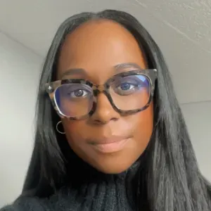 Auxiliaire de vie disponible le week-end 