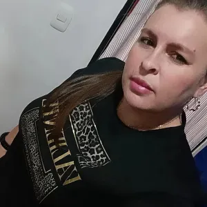 Ama de casa responsable y honrada 