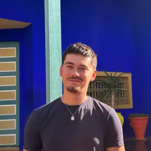 Etudiant expérimenté des cours particuliers