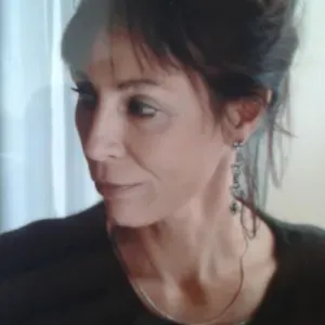 Baby sitter senior à la recherche d'une famille ! 