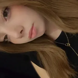 Baby-sitter souriante et solaire à Vichy ! ☀️