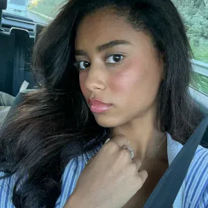 Baby-sitter sérieuse située Ajaccio 