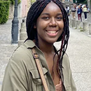 👶 Baby-sitter disponible à Franconville