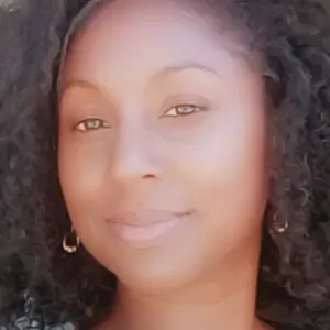 Garde d'enfants avec activités créatives