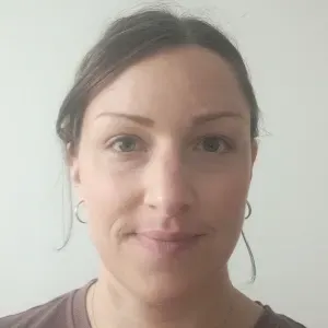 Aide ménagère bienveillante et organisée