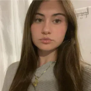 Maëline, 17 ans, baby-sitter responsable (et cool !)