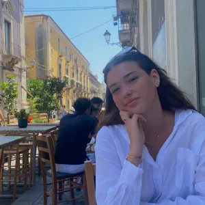 Étudiante en droit enseigne français et histoire-géographie 