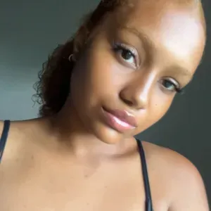  Baby-sitter sérieuse et motivée à petit bourg 