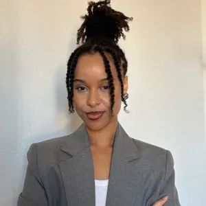 Garde d'enfants après la sortie d'école 