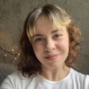 Jeune entrepreneuse cherchant petit revenus !