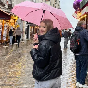 baby-sitter expérimenté a Vizille