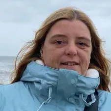 Suche kleine Arbeit für einige Stunden am Abend