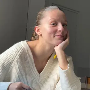 Je suis disponible pour garder vos enfants 