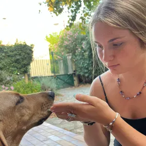 Amoureuse des animaux à castres  