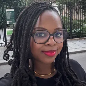 Je recherche une baby sitter