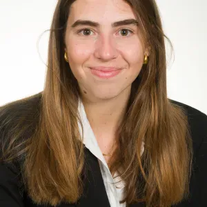 Looking for housekeeper in Porto