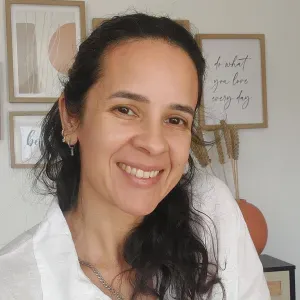 Babysitter Responsável com Experiência Familiar