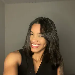 Babysitter com experiência com crianças 