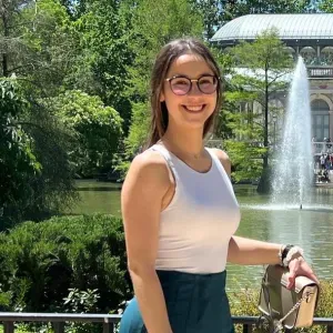 Babysitter experiente procura emprego