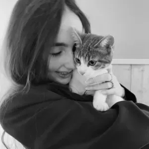 Amoureuse des chats, câlins assurés !!