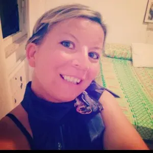 Cerco lavoro come colf,baby Sitter, cameriera sala colazioni