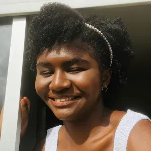 Babysitter com experiência Lisboa Mafra 