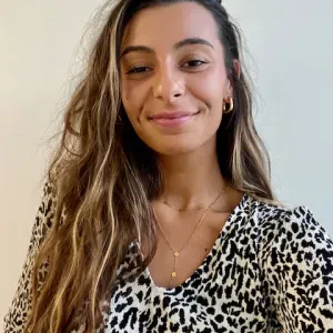 Baby-sitter expérimentée à votre écoute