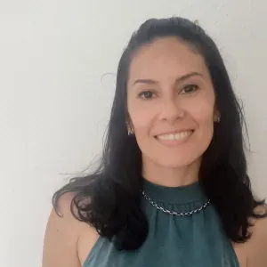 Cuidadora de niños de 0 a 6 años en Badalona