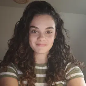 Etudiante prête à aider les plus jeunes