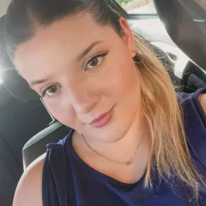 Babysitter responsável e com experiência em crianças.