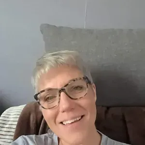 Je cherche une pet sitting sur visé