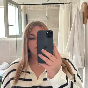 Baby-sitter à temps régulier qui garde ses frères et sœurs