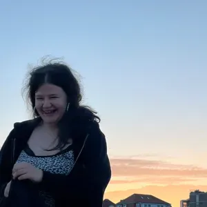 Babysitterin aus Hamburg sucht liebe Eltern