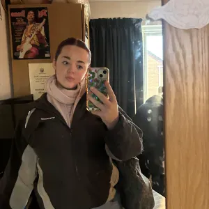 None experienced 16 year old girl looking for a job! 