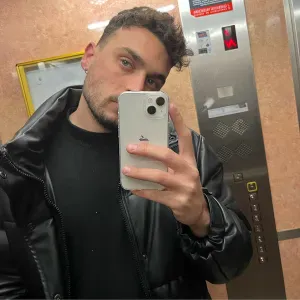 Estou à procura de uma empregada de limpeza perto de mim