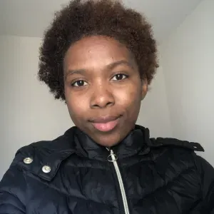 Baby-sitter com experiência em chaves