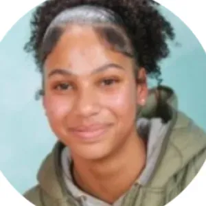 Baby-sitter sérieuse et disponible à Nantes