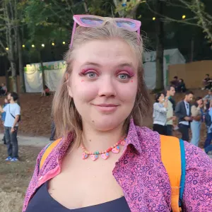 Petsitter, amie des animaux et en formation toiletteur