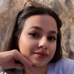 Baby-sitter sérieuse et disponible pour garder vos enfants